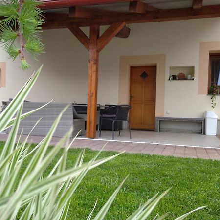 Apartmány Opolany Esterno foto