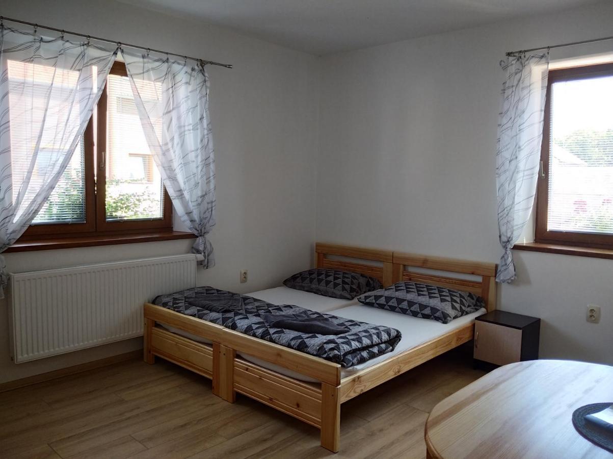 Apartmány Opolany Esterno foto